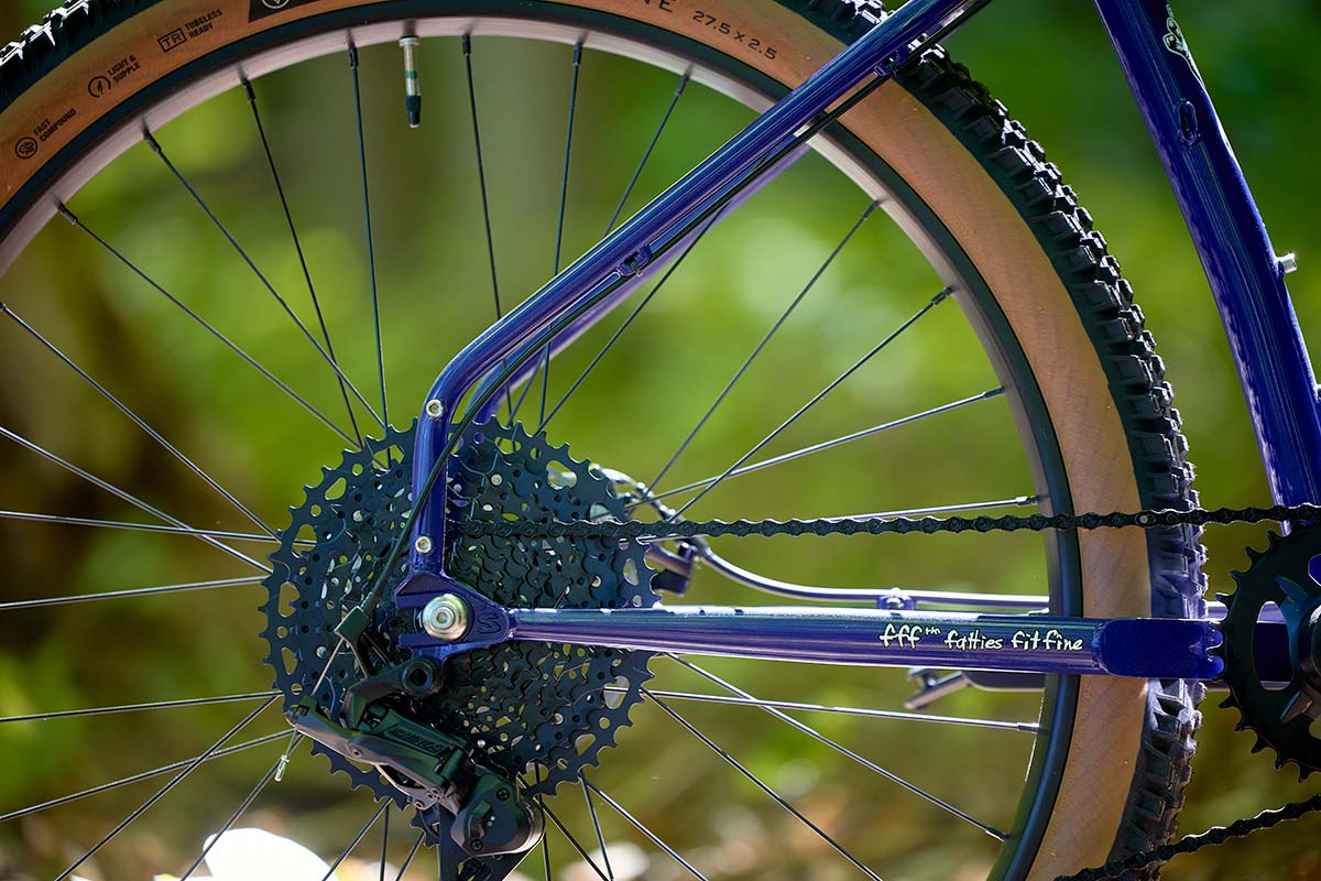 Grappler rear wheel and drive-side dropout detail
