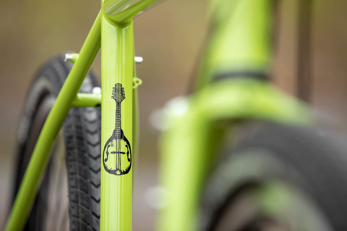 Disc Trucker banjo decal on seat tube