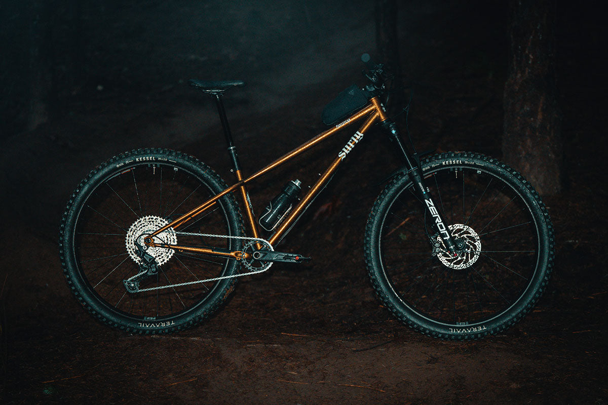 Sorceress Deore 12 Bike - Hot Honey Bling banner 5