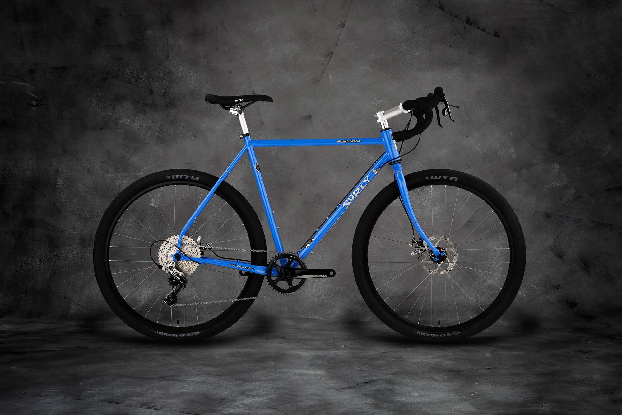 Midnight Special complete bike, Perry Winkle's Sparkle blue color, side view on white background