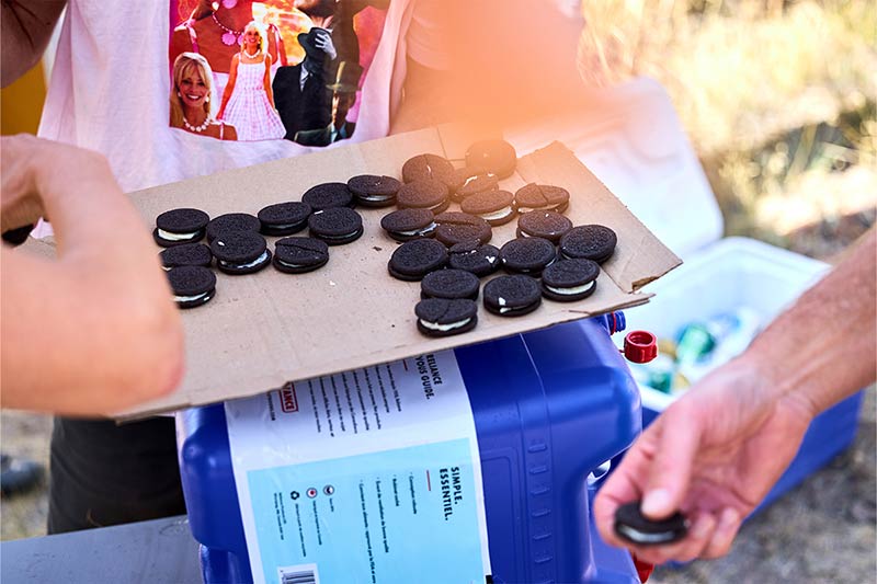 Single speeder aid station featureing Oreo cookies