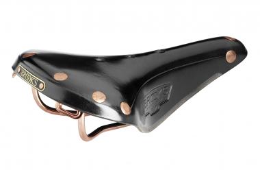 A Brook B-17 saddle with copper rivets  - black - white background - rear, right side view
